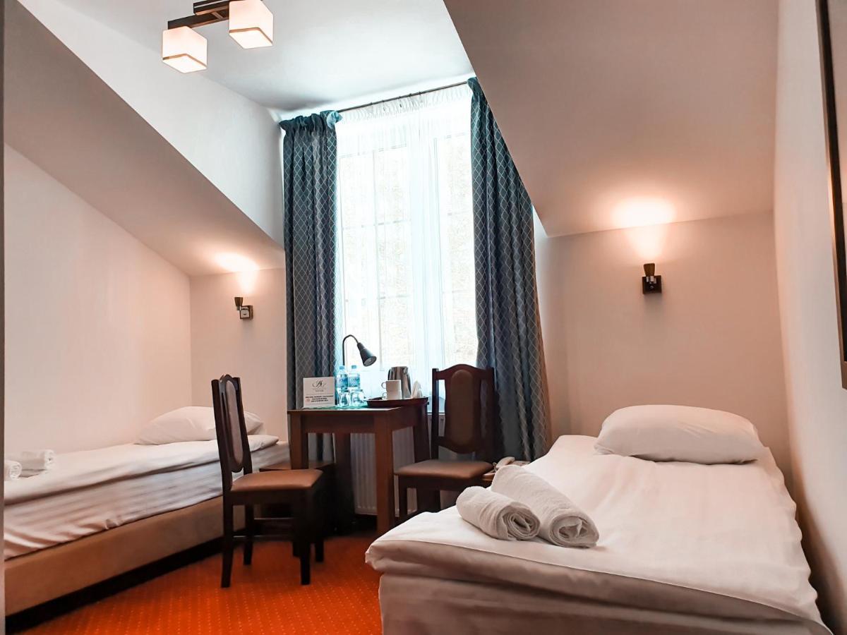 Hotel "Xavier" Lubycza Krolewska Eksteriør bilde
